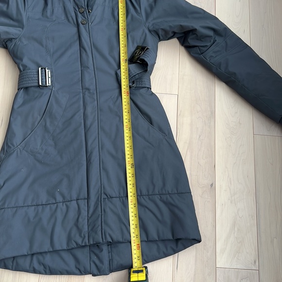 Lululemon Pinnacle Jacket - Size 4 - Picture 7 of 9